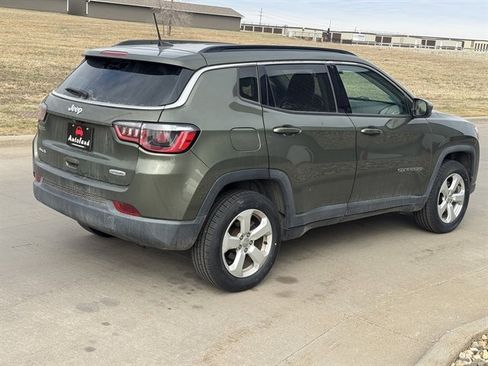 Used 2018 Jeep Compass Latitude w/ Popular Equipment Group image 5