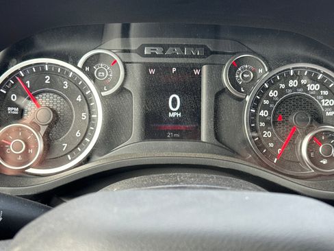 New 2026 RAM 1500 4x4 Crew Cab image 22