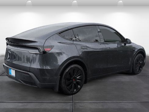 Used 2026 Tesla Model Y Long Range AWD/4WD image 5