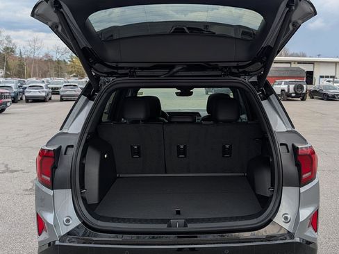 New 2026 GMC Terrain AT4 w/ Technology Package II AWD/4WD image 8