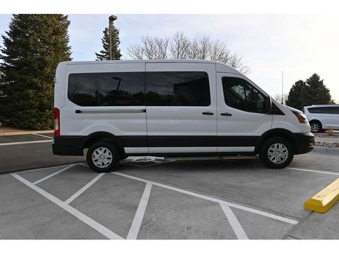 Used 2022 Ford E-Transit Medium Roof image 5