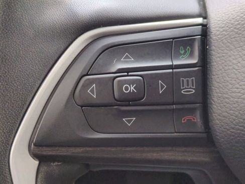 Used 2023 Jeep Grand Cherokee Limited RWD image 23