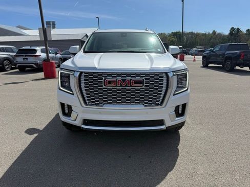 Used 2021 GMC Yukon Denali w/ Denali Premium Package AWD/4WD image 2