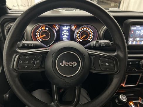 Used 2022 Jeep Wrangler Unlimited Sport image 32