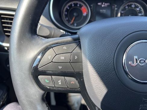Certified 2019 Jeep Cherokee Latitude Plus AWD/4WD image 23
