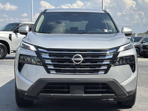 Used 2025 Nissan Rogue SV FWD image 8