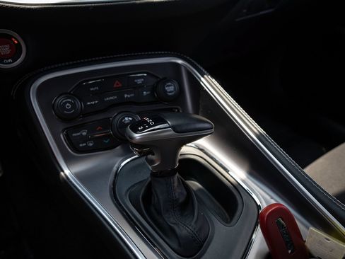 Used 2020 Dodge Challenger SRT Hellcat RWD image 44