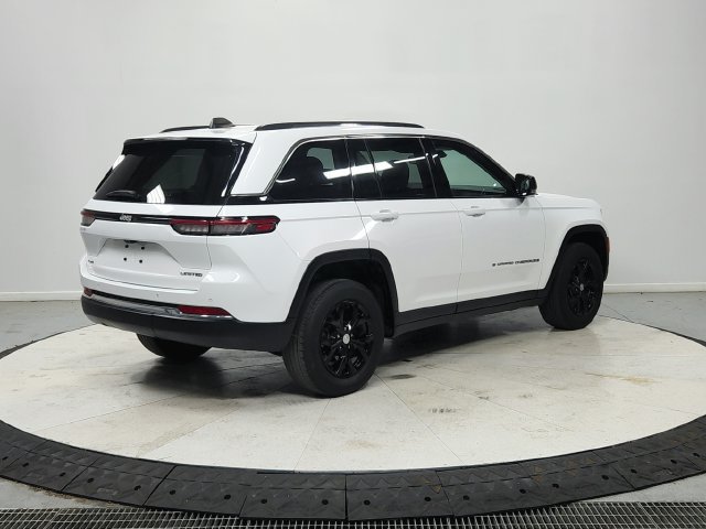 Used 2023 Jeep Grand Cherokee Limited AWD/4WD image 8