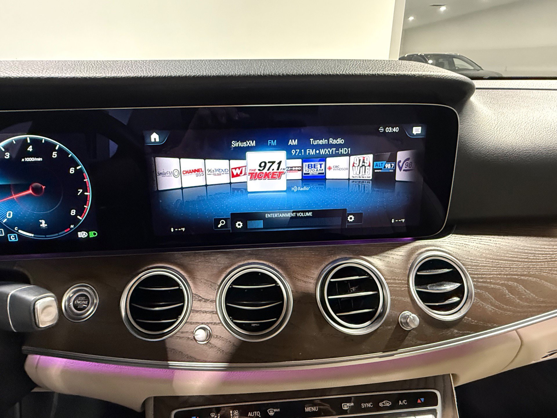 Used 2023 Mercedes-Benz E 350 4MATIC Sedan w/ Premium Package image 34