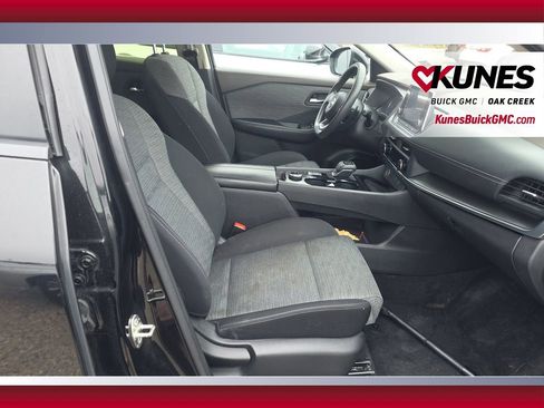 Used 2023 Nissan Rogue SV image 9