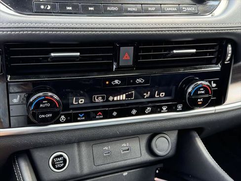 Used 2023 Nissan Rogue Platinum w/ Platinum Premium Package AWD/4WD image 33