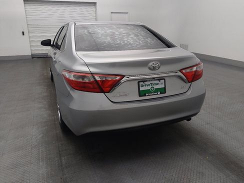 Used 2016 Toyota Camry LE image 6