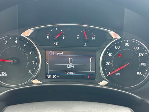 Used 2024 GMC Terrain SLE w/ Driver Convenience Package FWD image 7