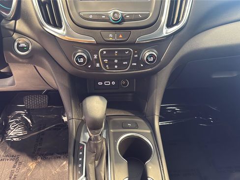 Used 2024 Chevrolet Equinox LT FWD image 22