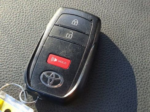 Used 2024 Toyota Tacoma SR image 27