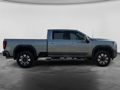 Used 2024 GMC Sierra 3500 Denali w/ Denali Reserve Package AWD/4WD image 9