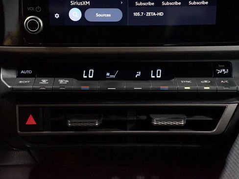 Used 2025 Toyota Camry SE FWD image 20