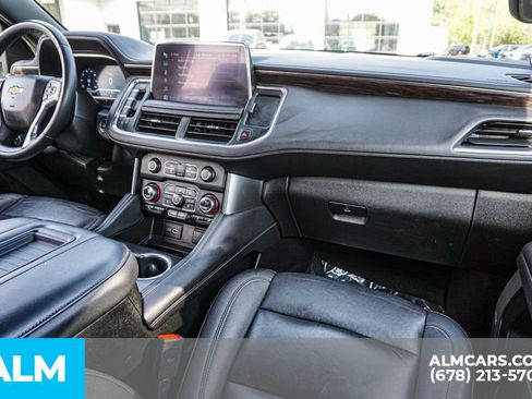 Used 2024 Chevrolet Suburban LT RWD image 27