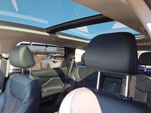 Used 2023 Hyundai Santa Fe SEL w/ Premium Package image 16