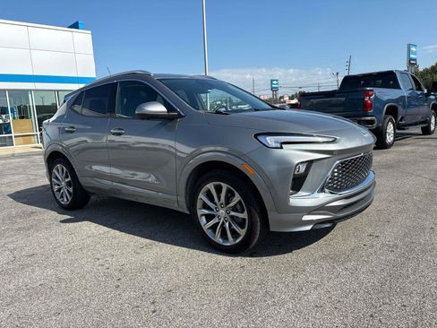 Used 2024 Buick Encore GX Avenir w/ Avenir Technology Package AWD/4WD image 7