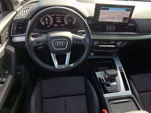 Used 2024 Audi Q5 e Prestige AWD/4WD image 11