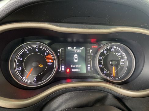 Used 2017 Jeep Cherokee 75th Anniversary AWD/4WD image 23