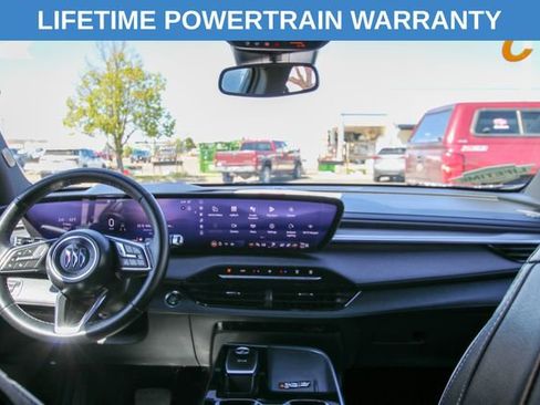 Used 2025 Buick Enclave Preferred AWD/4WD image 16