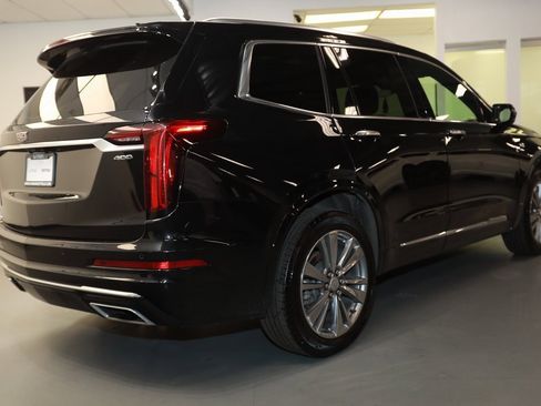 Used 2025 Cadillac XT6 Premium Luxury image 6