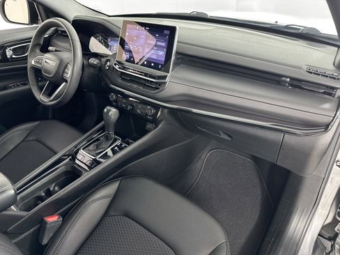 Used 2022 Jeep Compass Altitude FWD image 26