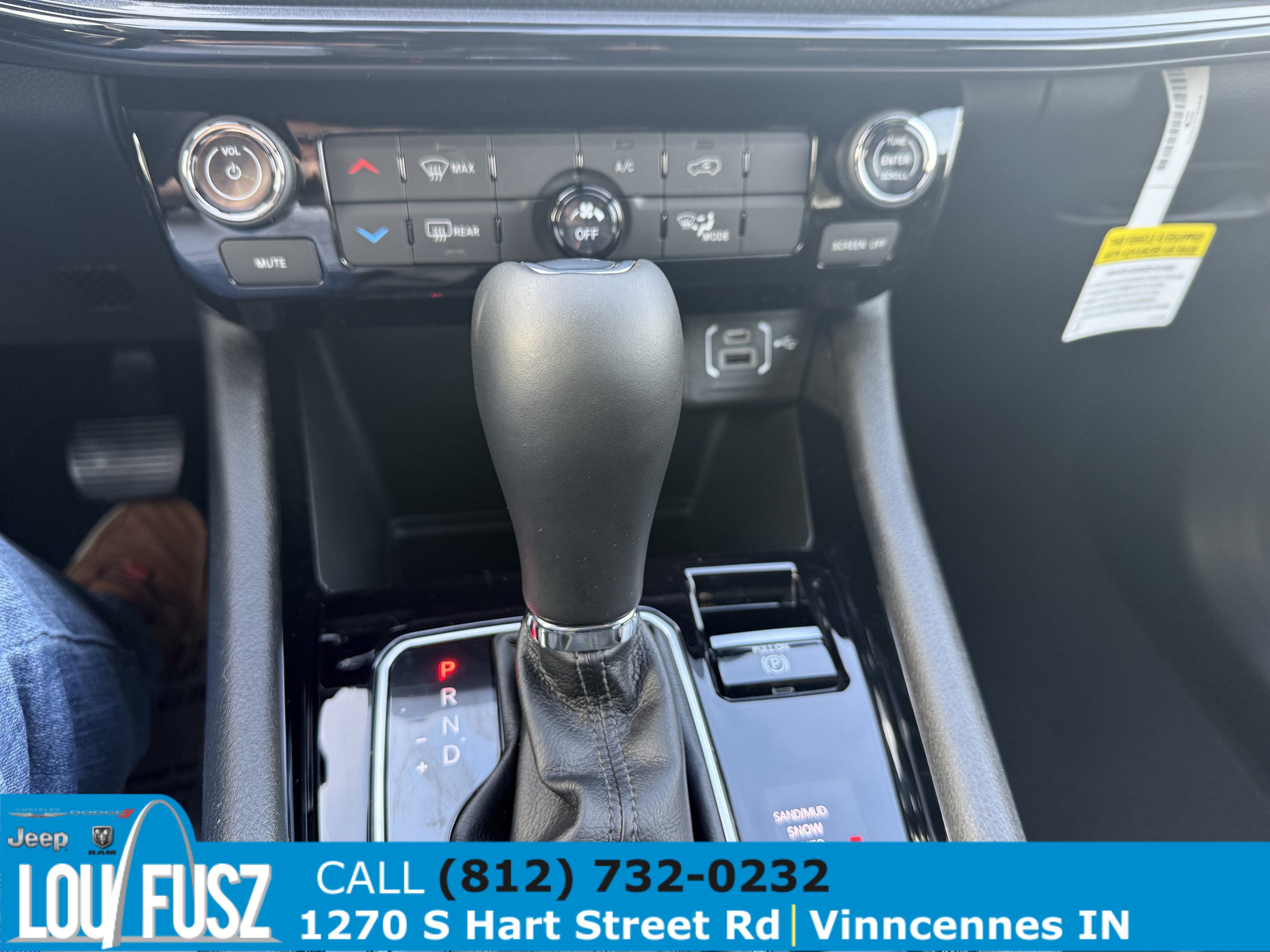 New 2026 Jeep Compass Latitude AWD/4WD image 17