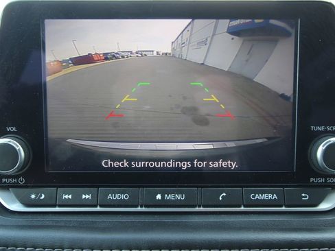 Used 2023 Nissan Rogue SV w/ SV Premium B Package image 12