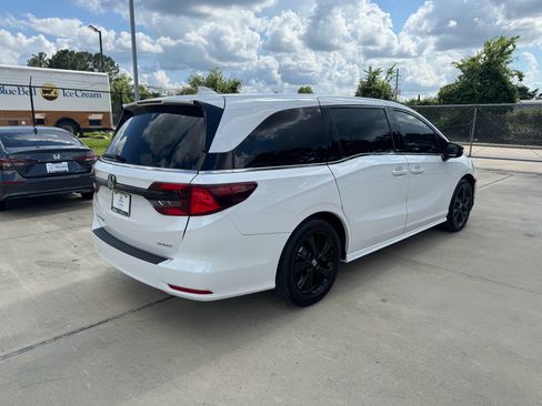 Certified 2023 Honda Odyssey Sport image 8