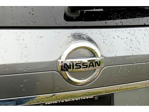 Used 2018 Nissan Rogue SV image 31