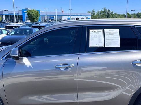 Used 2018 Kia Sorento FWD image 9