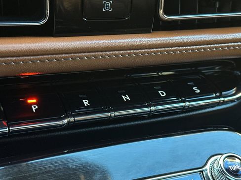 Used 2023 Lincoln Nautilus Reserve w/ Equipment Group 202A image 21