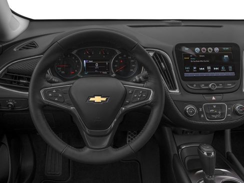 Used 2017 Chevrolet Malibu LT FWD image 10