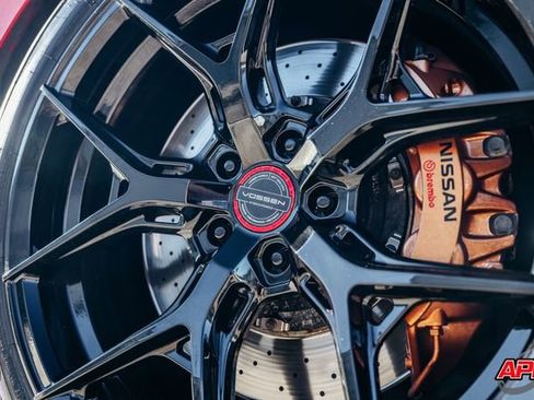 Used 2020 Nissan GT-R Premium w/ Premium Interior Package image 3