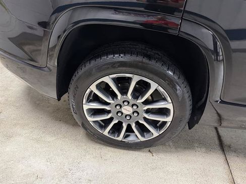 Certified 2021 GMC Acadia Denali w/ Denali Ultimate Package AWD/4WD image 7