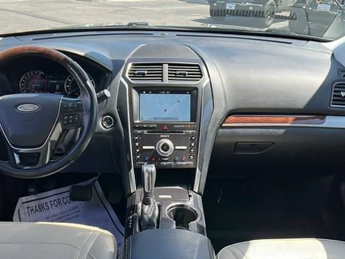 Used 2017 Ford Explorer Platinum AWD/4WD image 24