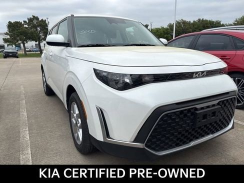 Certified 2025 Kia Soul LX image 3