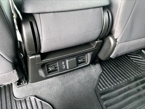 Used 2024 Chevrolet Silverado 1500 LT image 28
