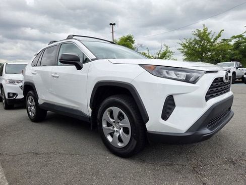 Used 2020 Toyota RAV4 LE FWD image 1