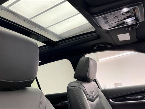 Used 2025 Cadillac XT6 Premium Luxury image 24