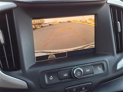 Used 2024 GMC Terrain SLE image 11