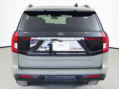 Used 2025 Ford Expedition Tremor AWD/4WD image 17