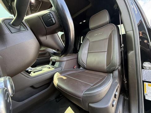 Used 2025 GMC Sierra 3500 Denali AWD/4WD image 15