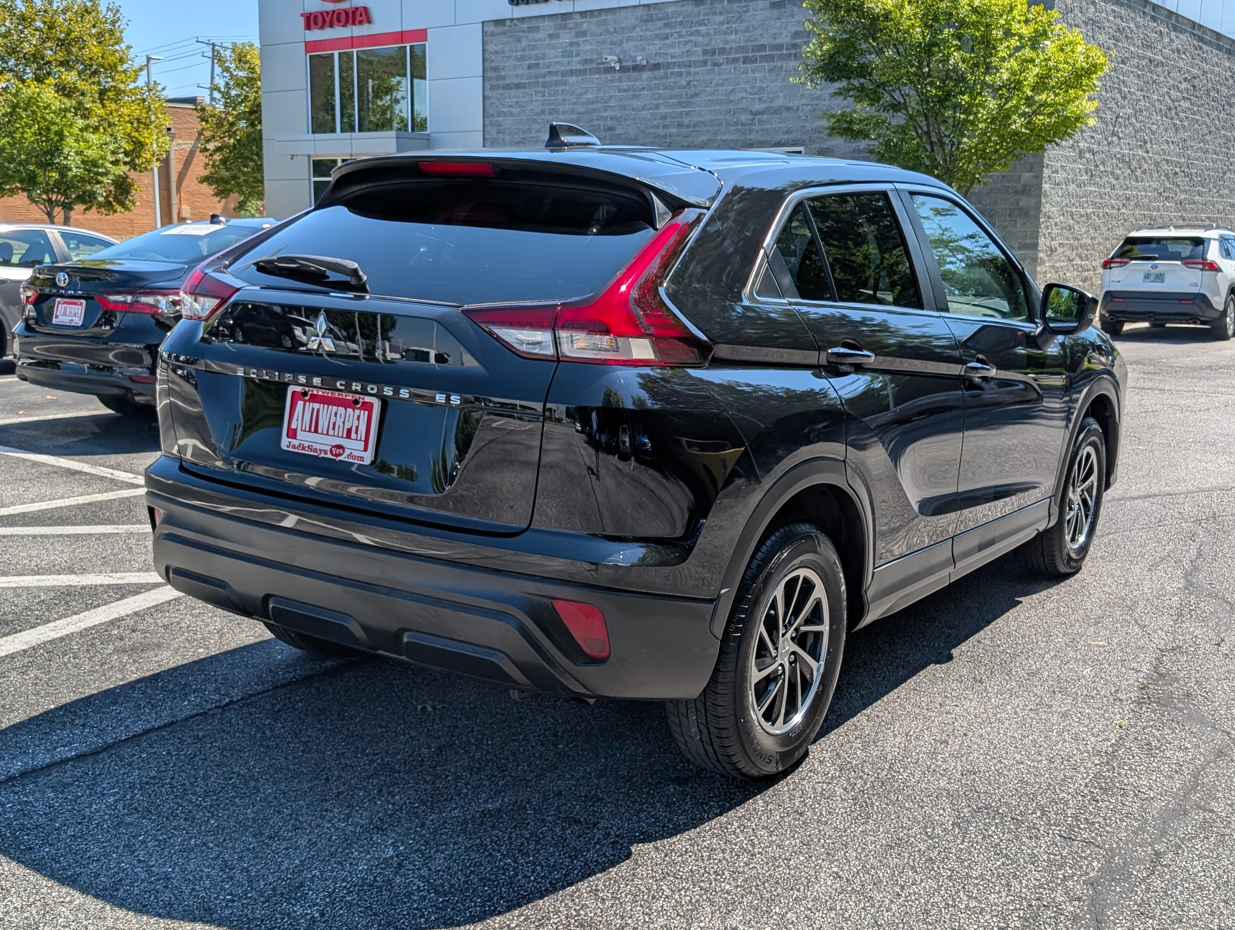 Used 2024 Mitsubishi Eclipse Cross ES AWD/4WD image 3