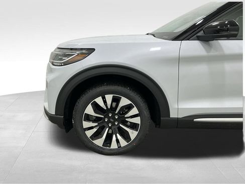 New 2026 Ford Explorer Platinum w/ LUX Leather Package image 8