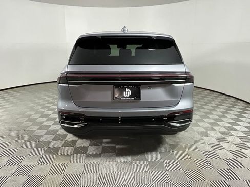 Used 2025 Lincoln Nautilus Premier AWD/4WD image 7
