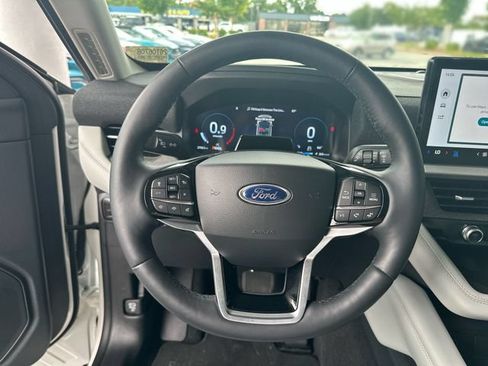 Certified 2026 Ford Explorer Platinum w/ LUX Leather Package AWD/4WD image 15